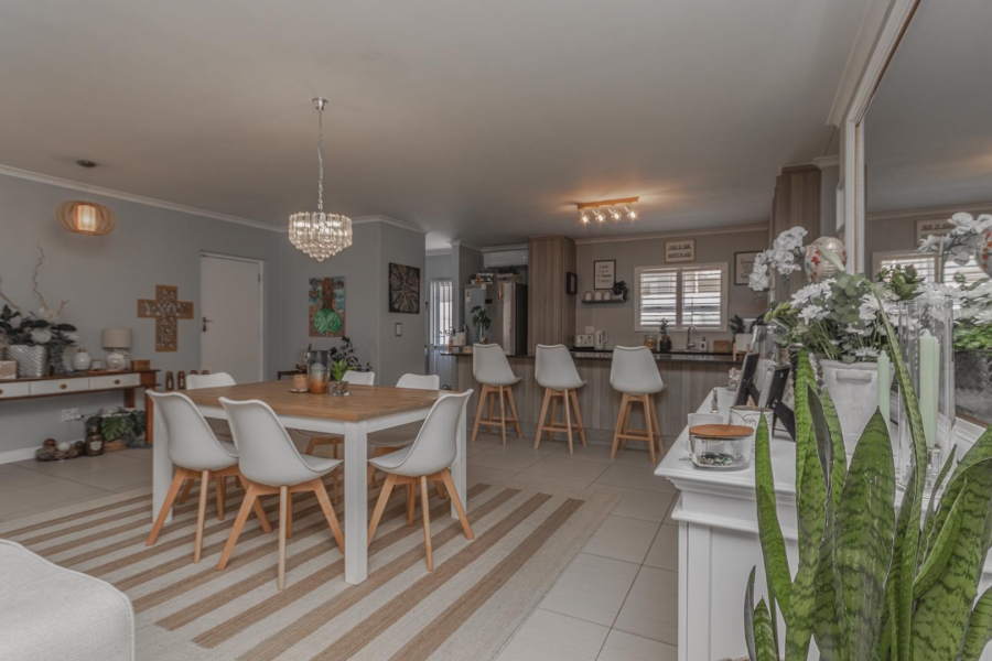 3 Bedroom Property for Sale in Sunningdale Western Cape